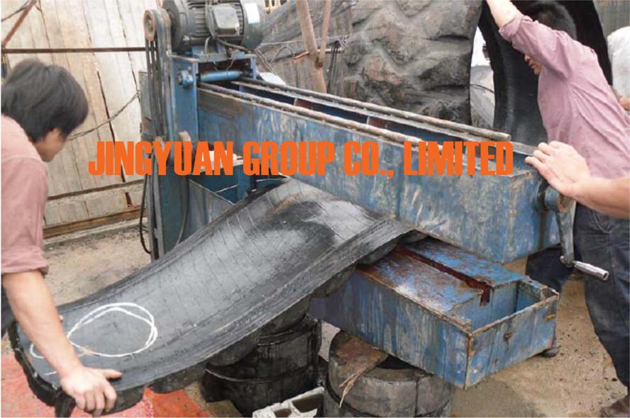 Working Photo of JYCD Series OTR Tire Amputator(OTR Tire Cutting Machine) from side